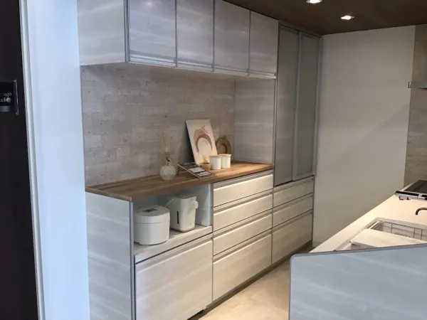 キッチン トレーシア I型・ペニンシュラ型（対面式）レイアウト